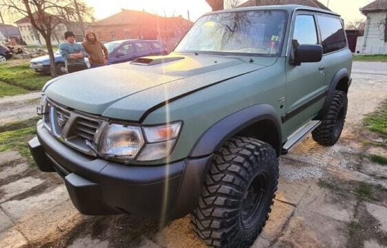 Verde armata inchis